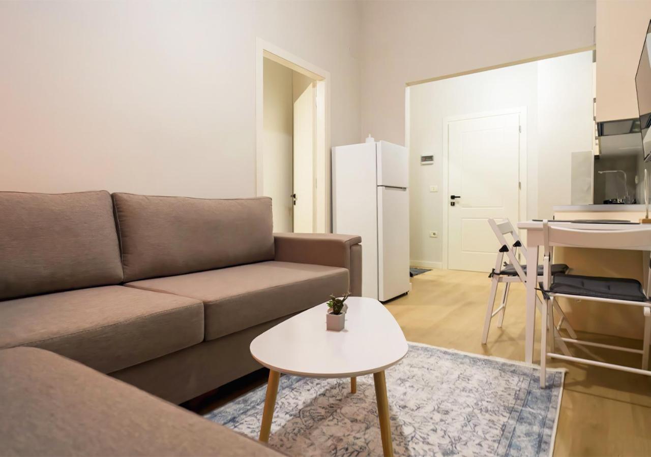 Home Inn Apartment Near City Center Tirana Exteriör bild